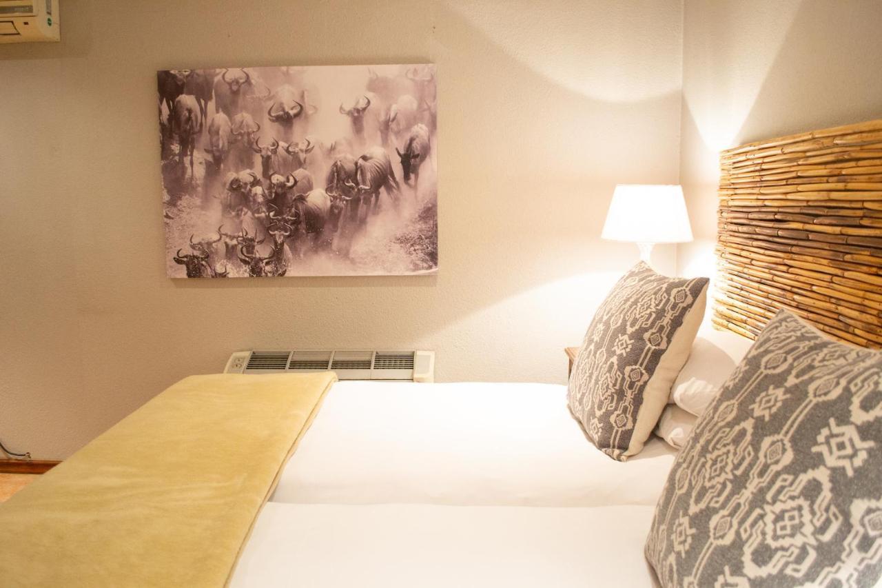 Safari Club Guest Lodge Or Tambo International Airport 肯普顿帕克 外观 照片