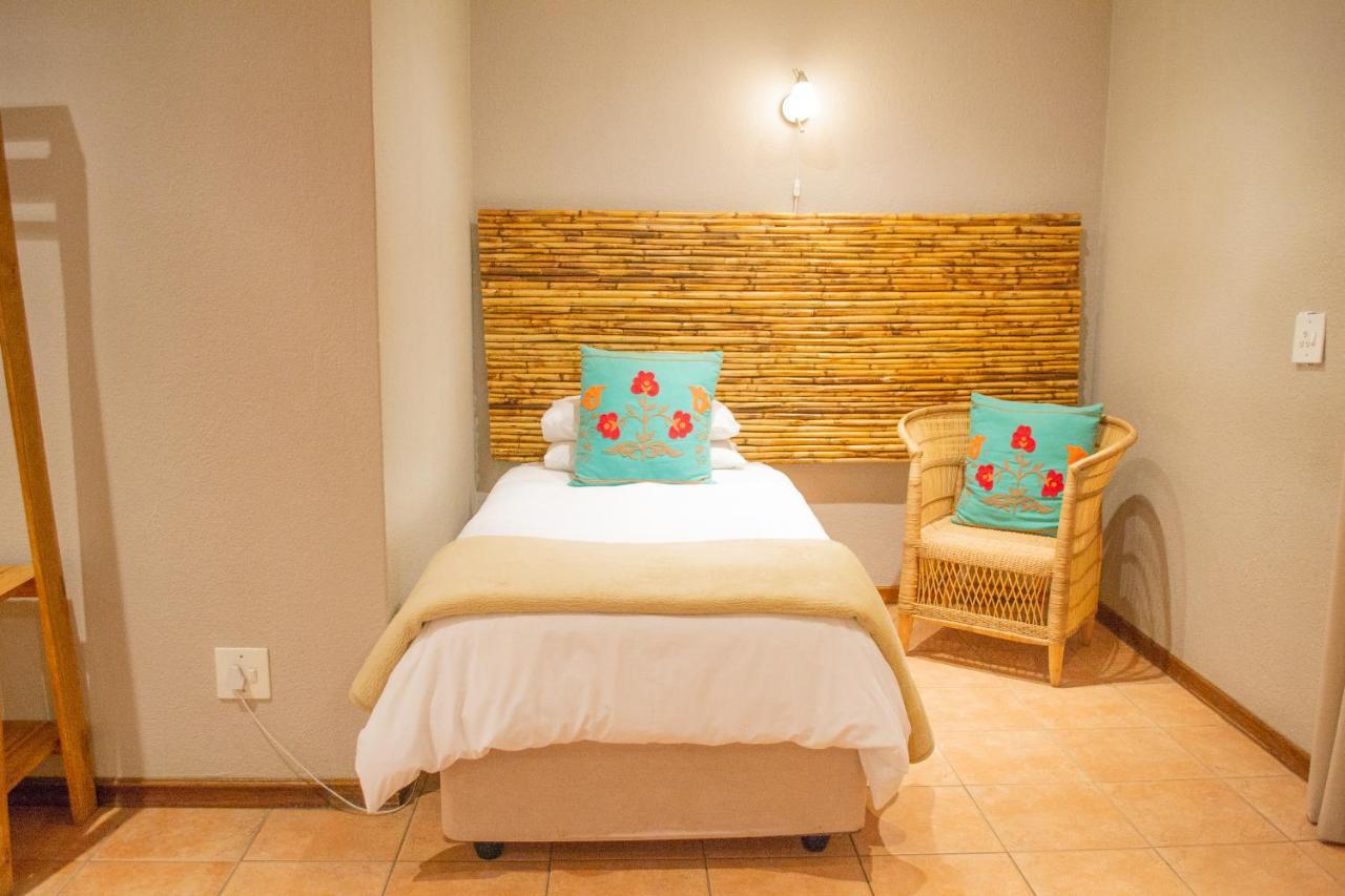 Safari Club Guest Lodge Or Tambo International Airport 肯普顿帕克 外观 照片