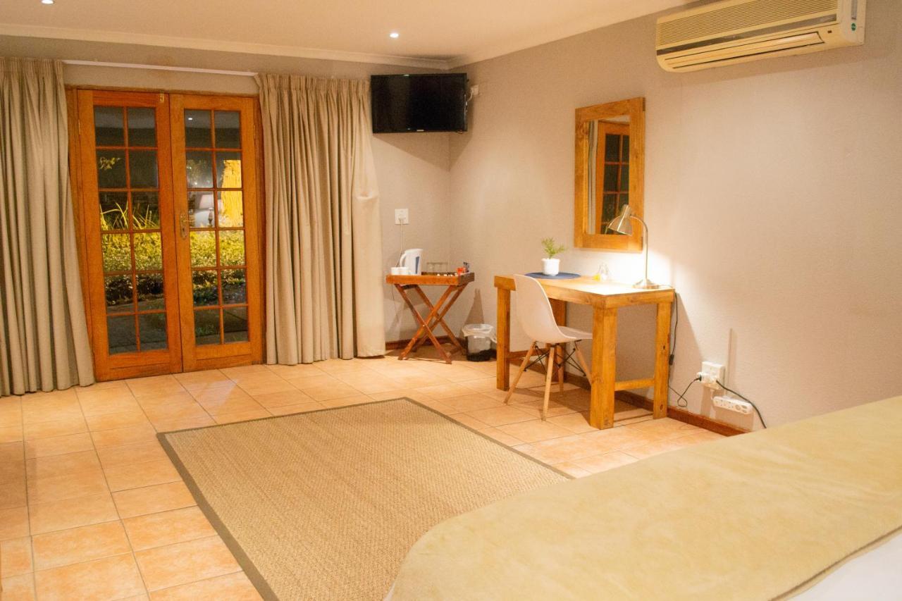 Safari Club Guest Lodge Or Tambo International Airport 肯普顿帕克 外观 照片
