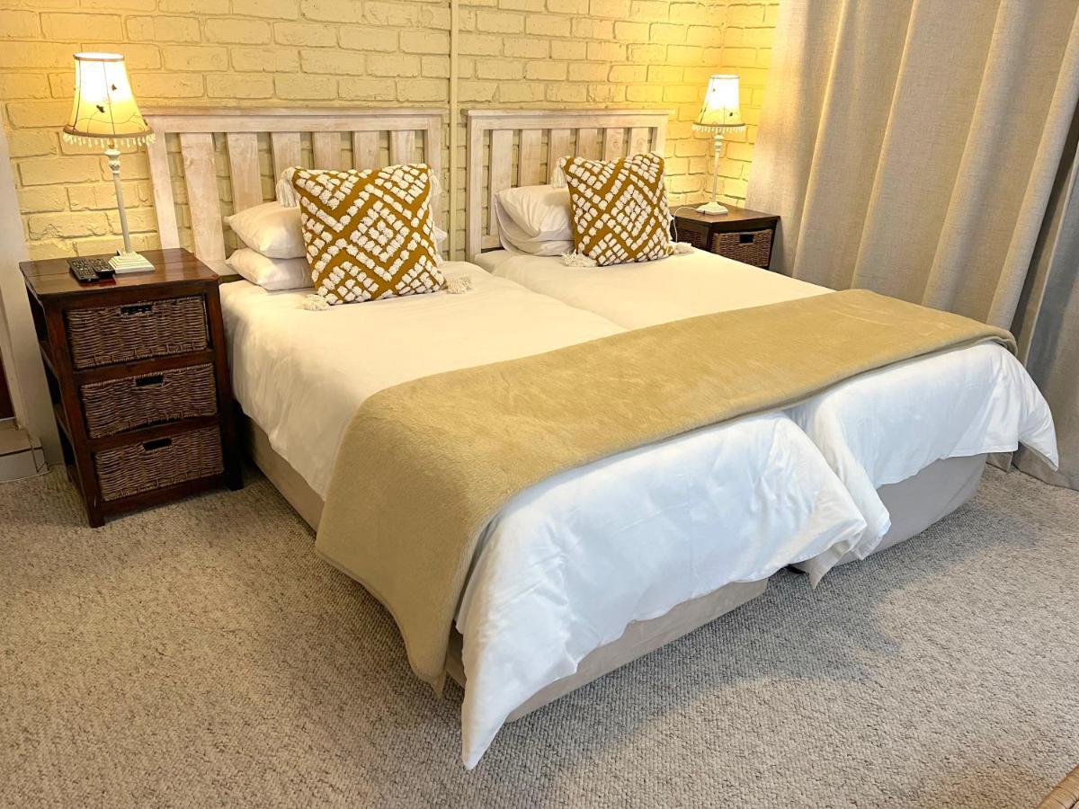 Safari Club Guest Lodge Or Tambo International Airport 肯普顿帕克 外观 照片
