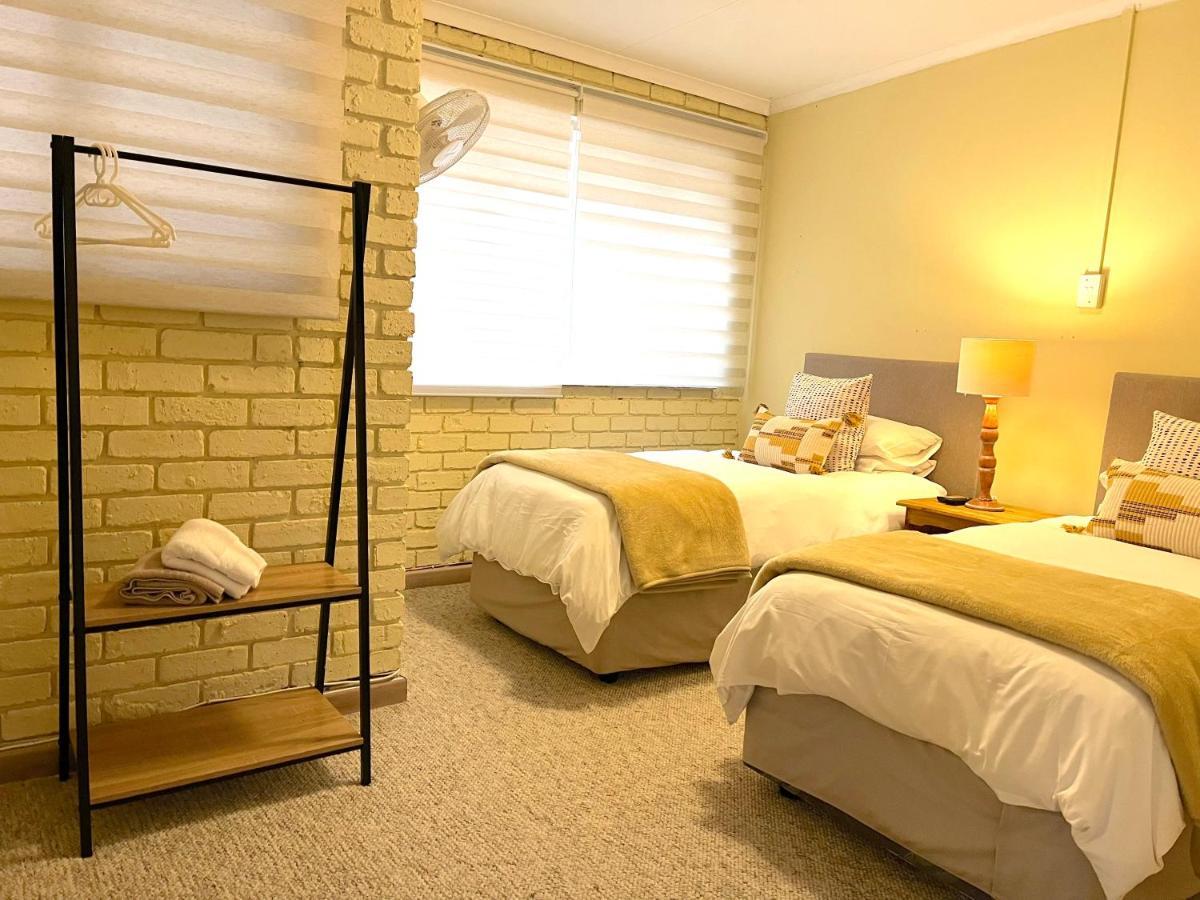 Safari Club Guest Lodge Or Tambo International Airport 肯普顿帕克 外观 照片