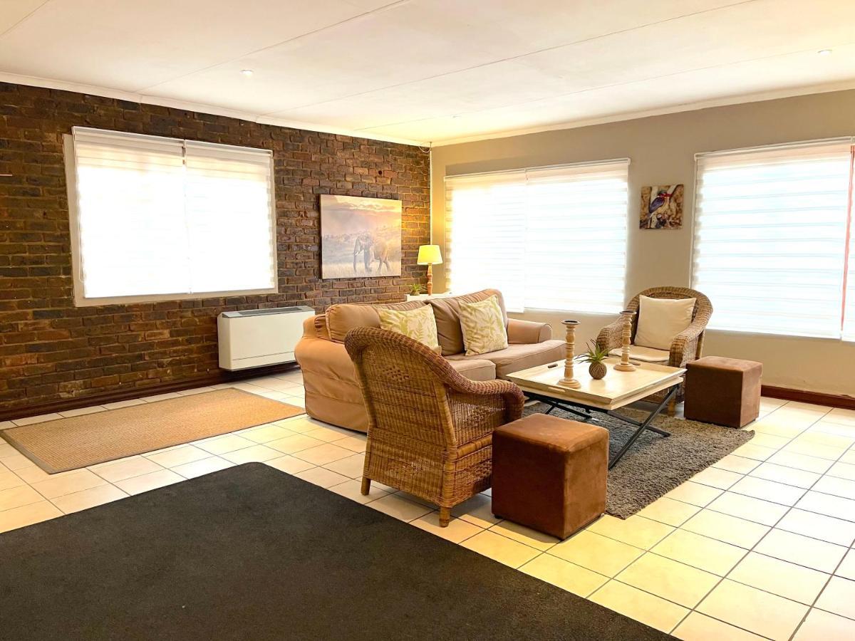Safari Club Guest Lodge Or Tambo International Airport 肯普顿帕克 外观 照片