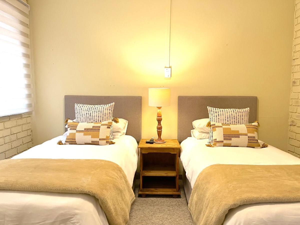 Safari Club Guest Lodge Or Tambo International Airport 肯普顿帕克 外观 照片