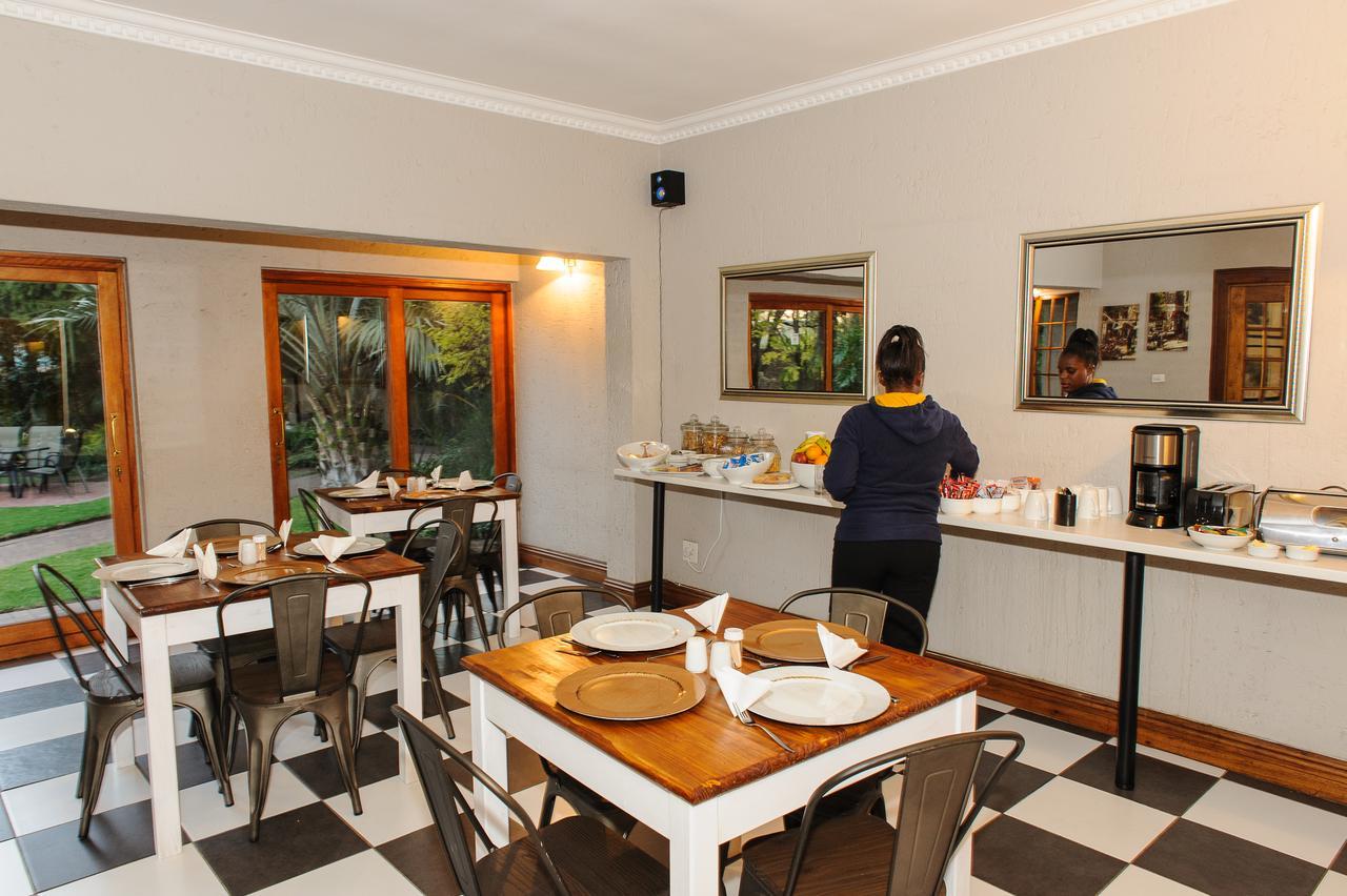 Safari Club Guest Lodge Or Tambo International Airport 肯普顿帕克 外观 照片